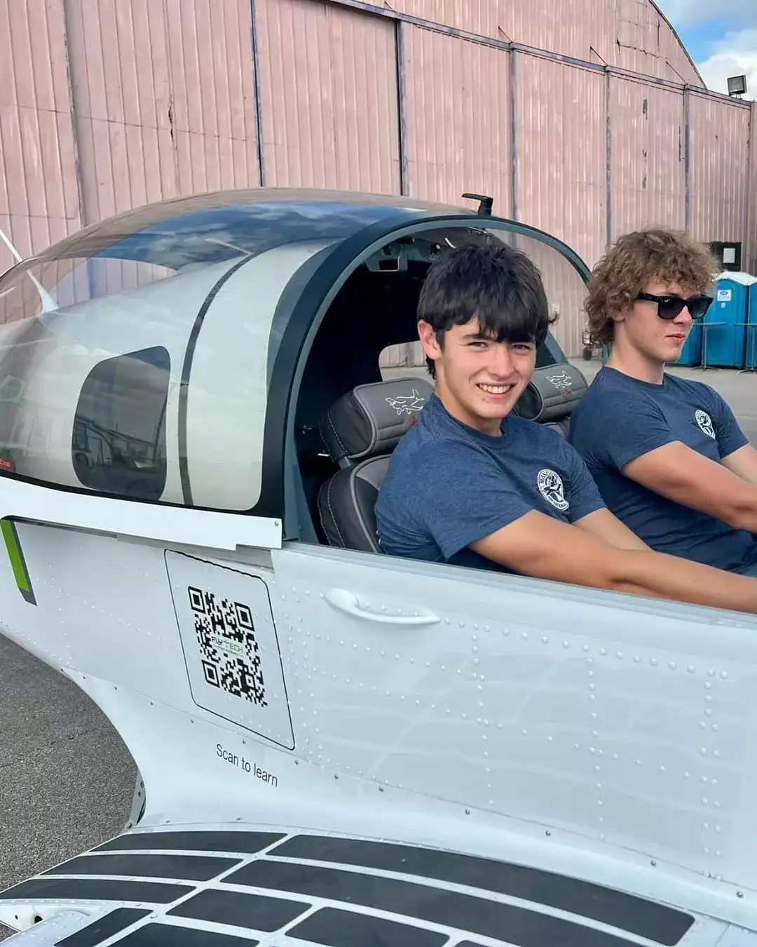 FlyTech Pilot Academy student and flight instructor in a Cessna airplane cockpit